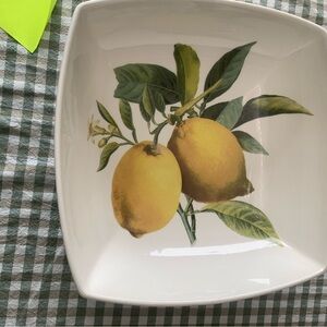 Elegant White Ceramic Bowl with Lemon Design
